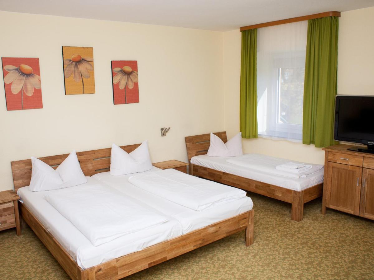 Hotel Gasthof Zur Behringersmuhle Goessweinstein Exterior foto